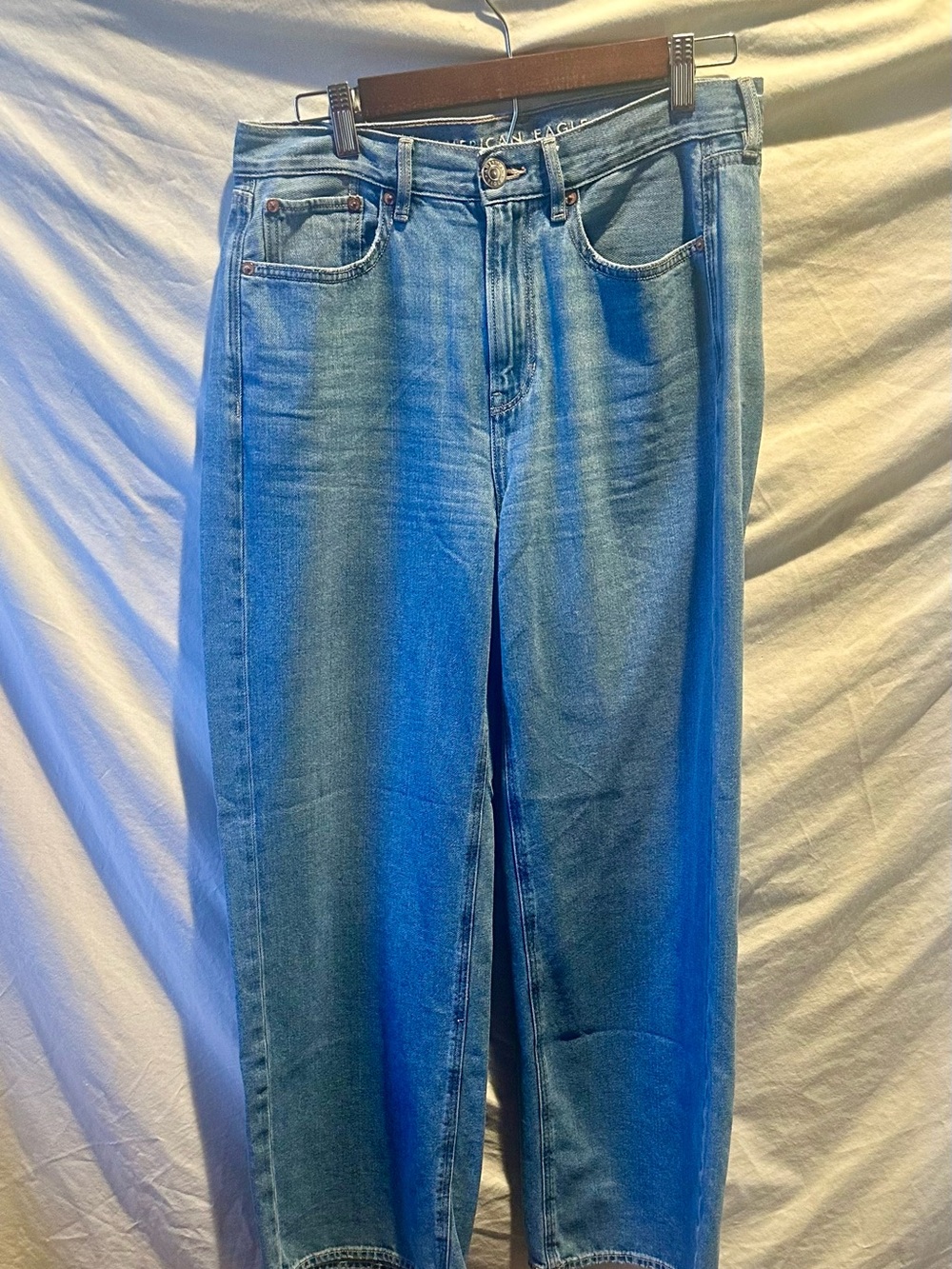 American Eagle Outfitters Women's Blue Denim Jeans - Classic Wash Skater Jeans